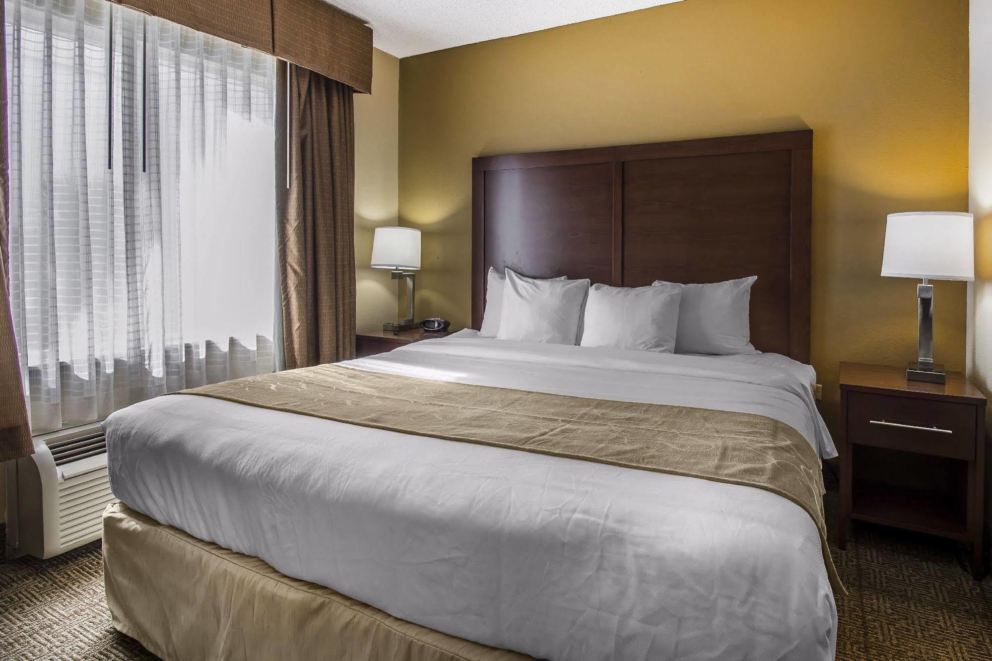 Comfort Sawgrass Hotel Tamarac