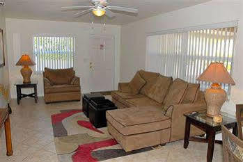 Gulf Breeze Apartment