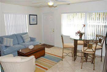 Gulf Breeze Apartment