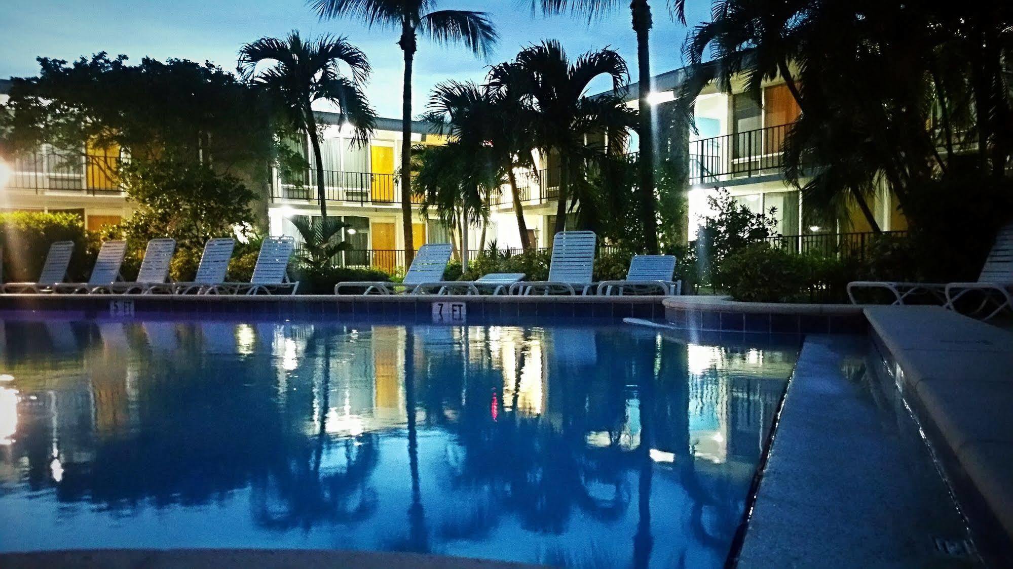 Dolphin Key - Resort Cape Coral