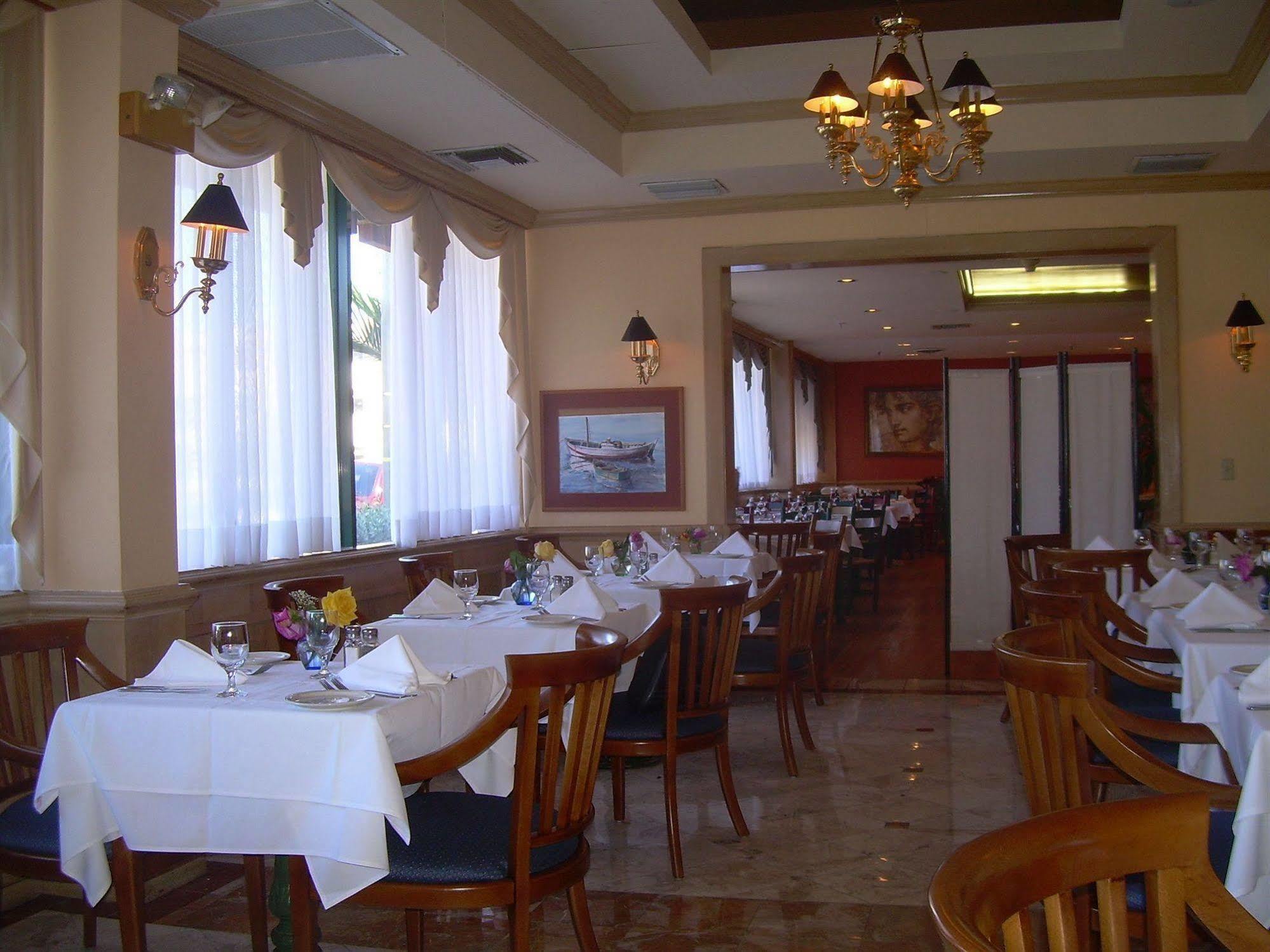 Chateaubleau Hotel Coral Gables