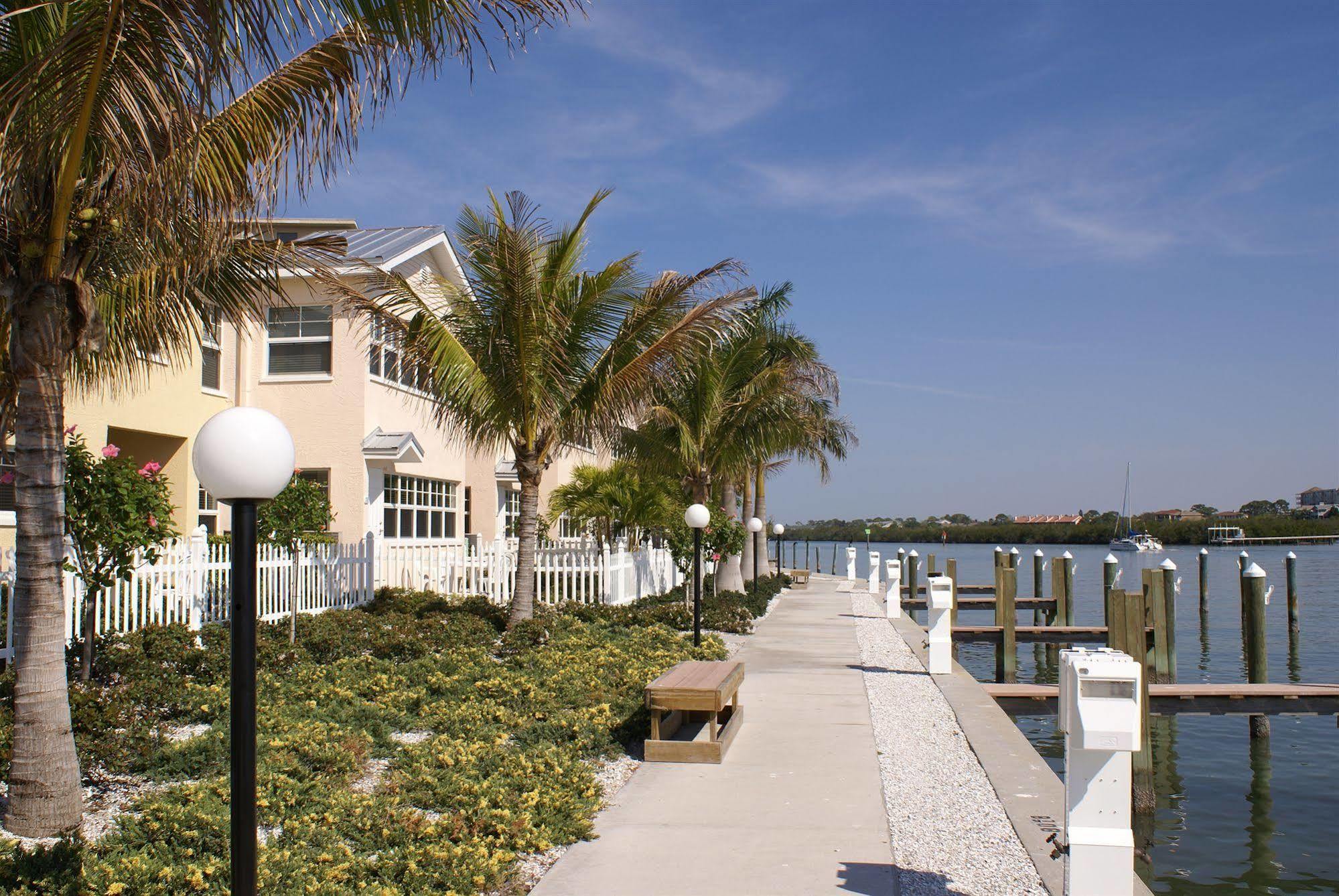 Barefoot 4* Clearwater Beach