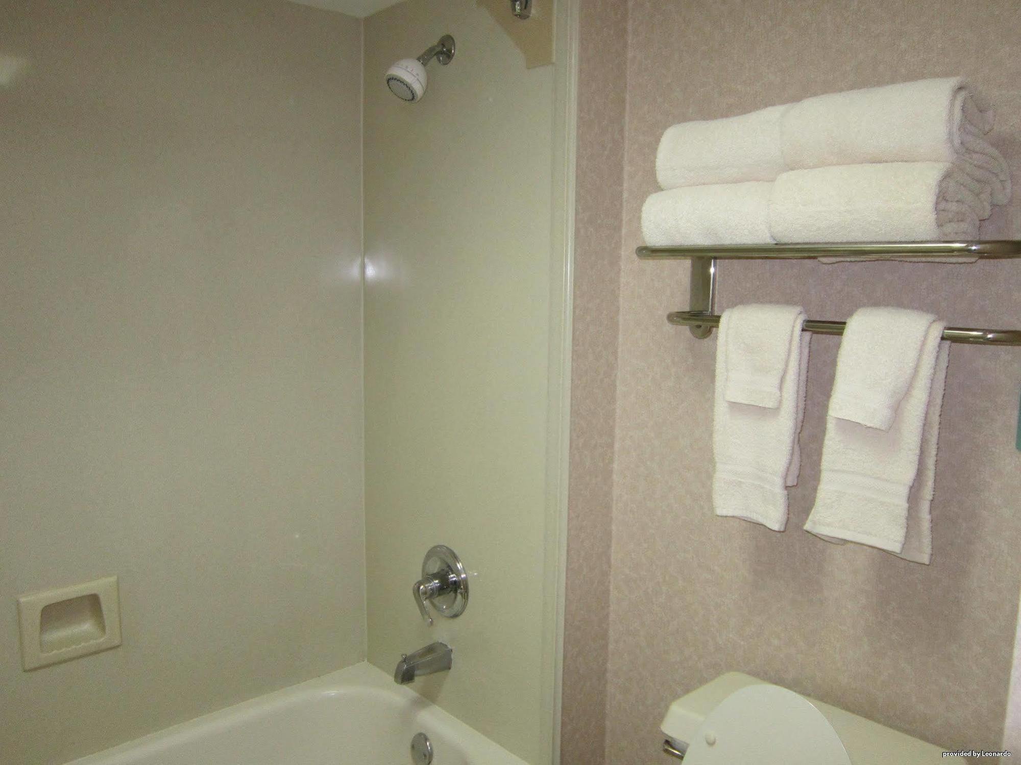 Quality Jacksonville - Near Naval Air Station Inn