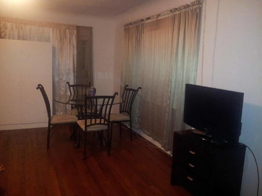 Shores Terrace Motel 2*