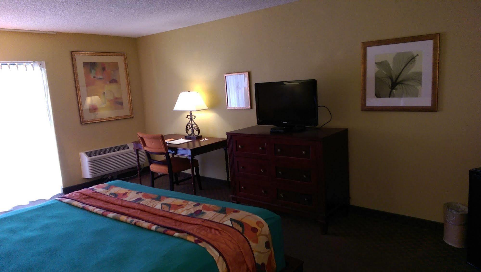 Vista Tarpon Hotel 3*