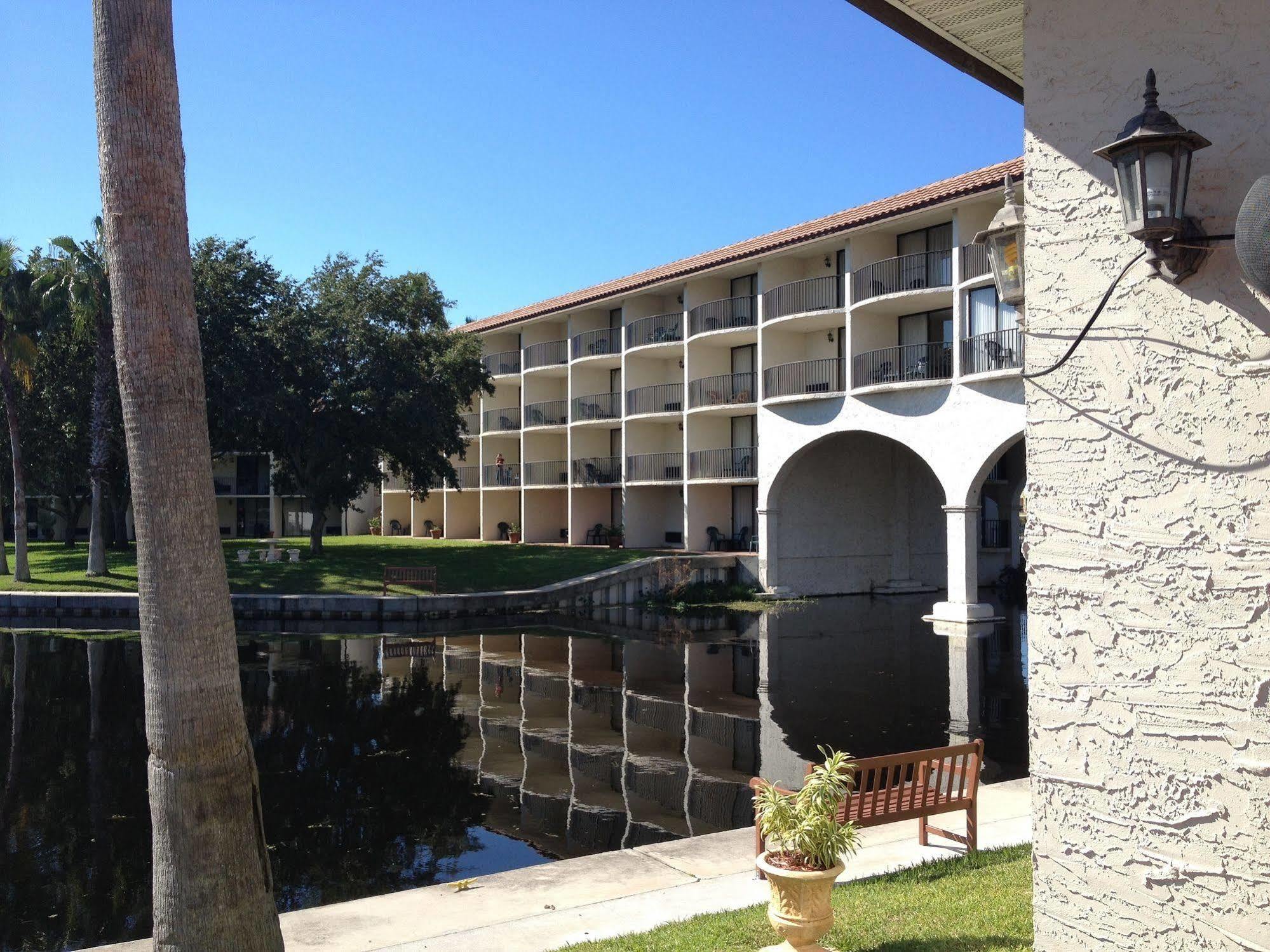 Hotel Vista Tarpon Palm Harbor