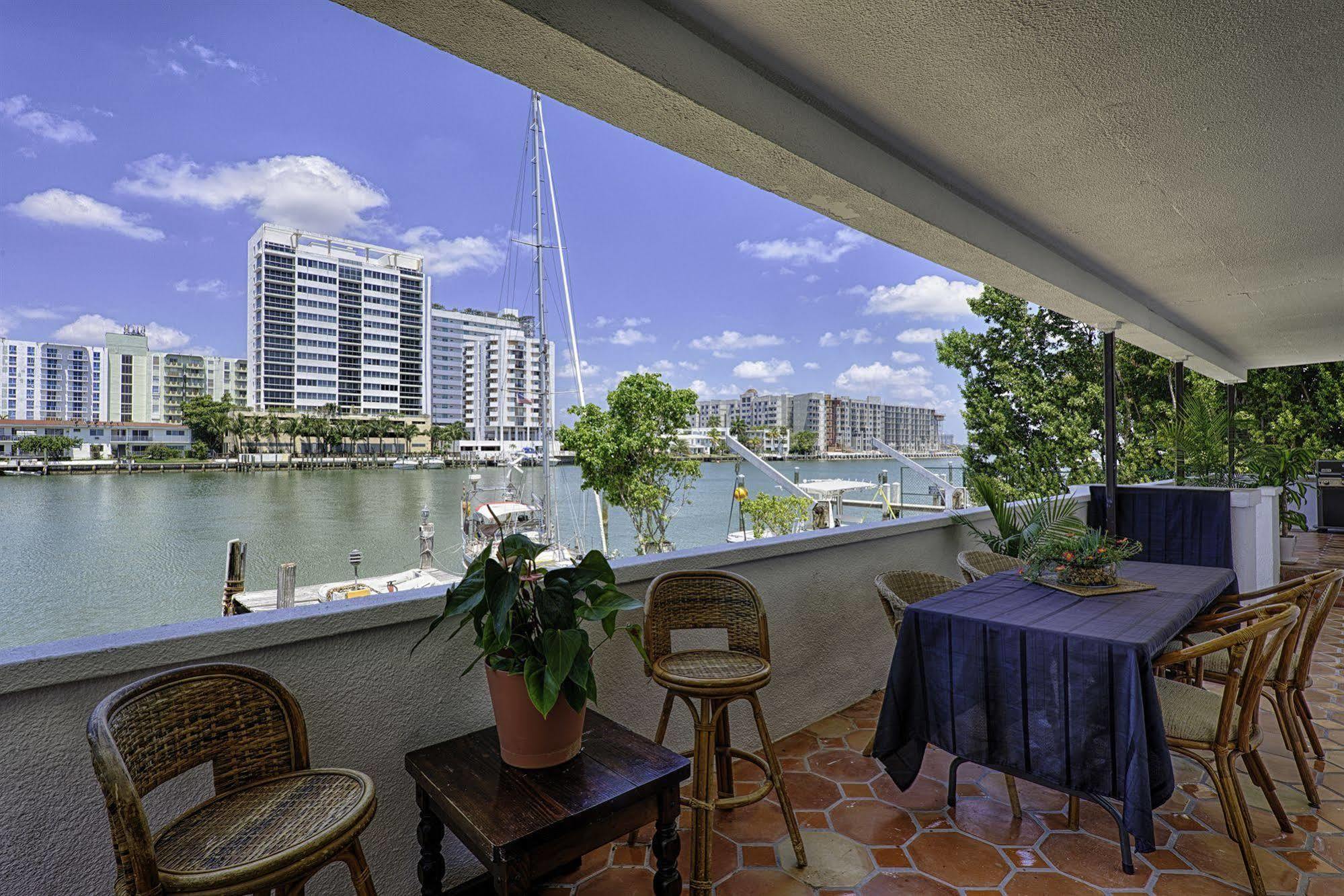 Miami Whitehouse Aparthotel