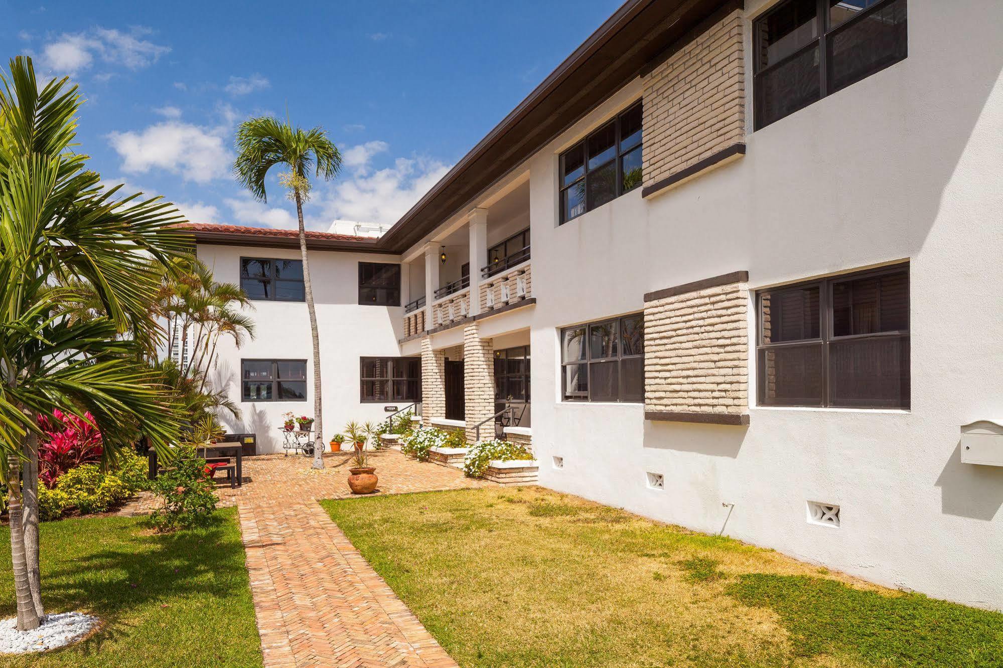 Miami Whitehouse Aparthotel 3*