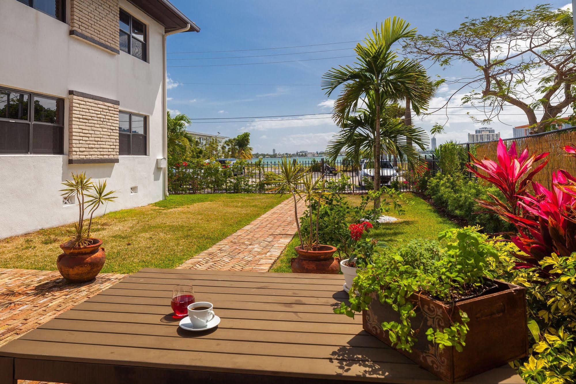 Aparthotel Miami Whitehouse 3*