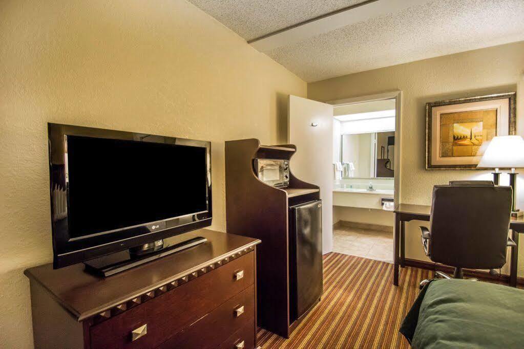 Quality & At Tropicana Field Hotel St. Petersburg