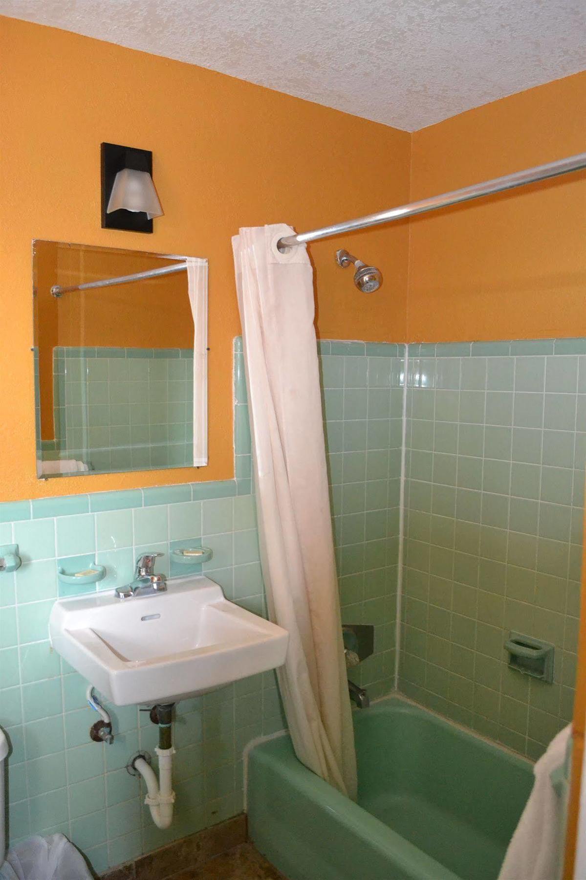 Motel Atlantic Economy