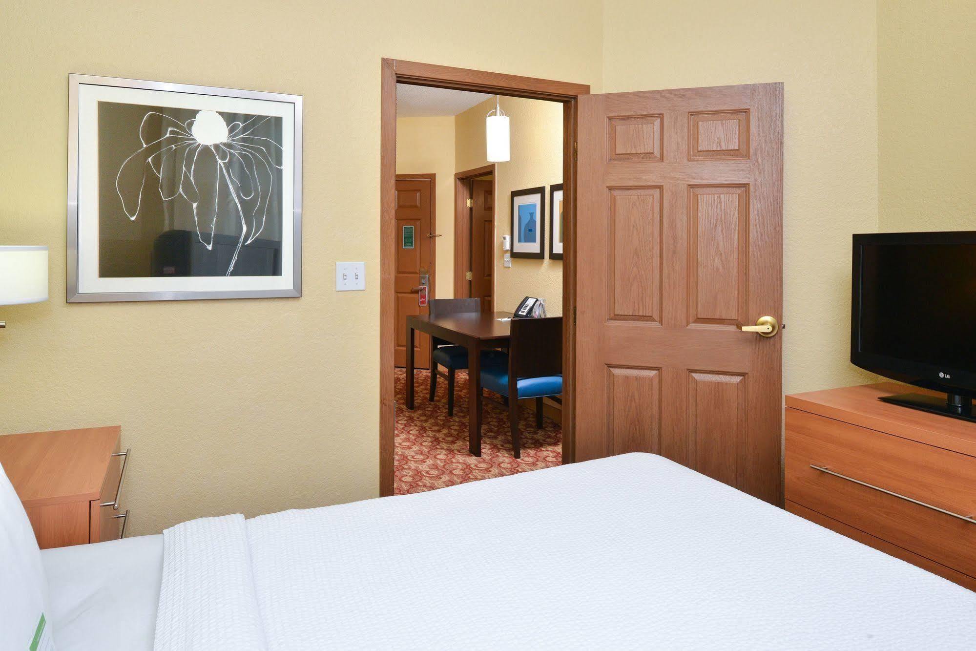Towneplace Miami West Area Hotel Doral