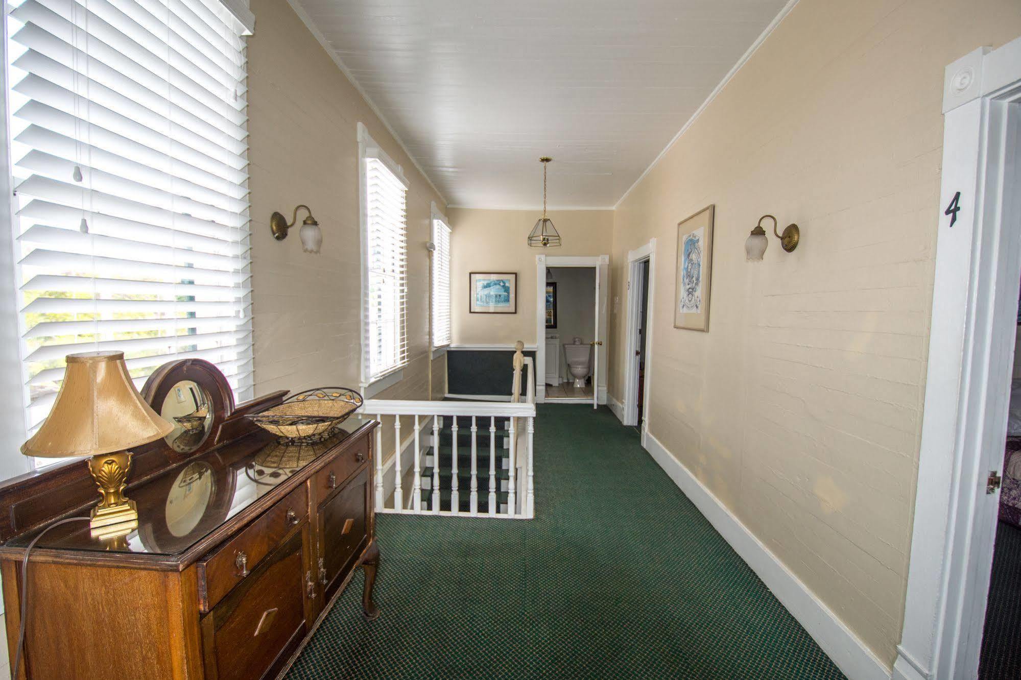 Duval House 3*