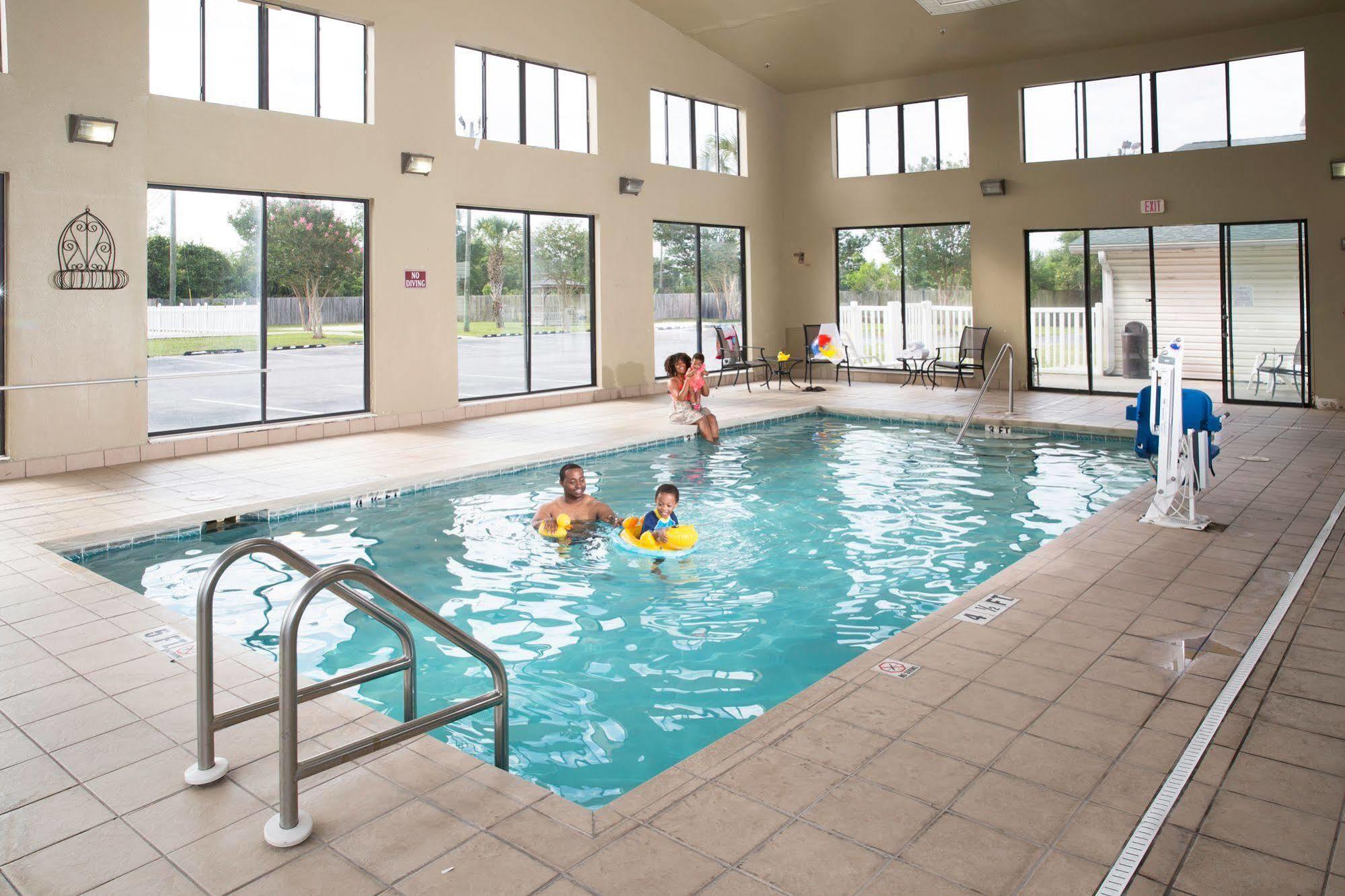 Comfort Near Nas Corry Station 2* Pensacola