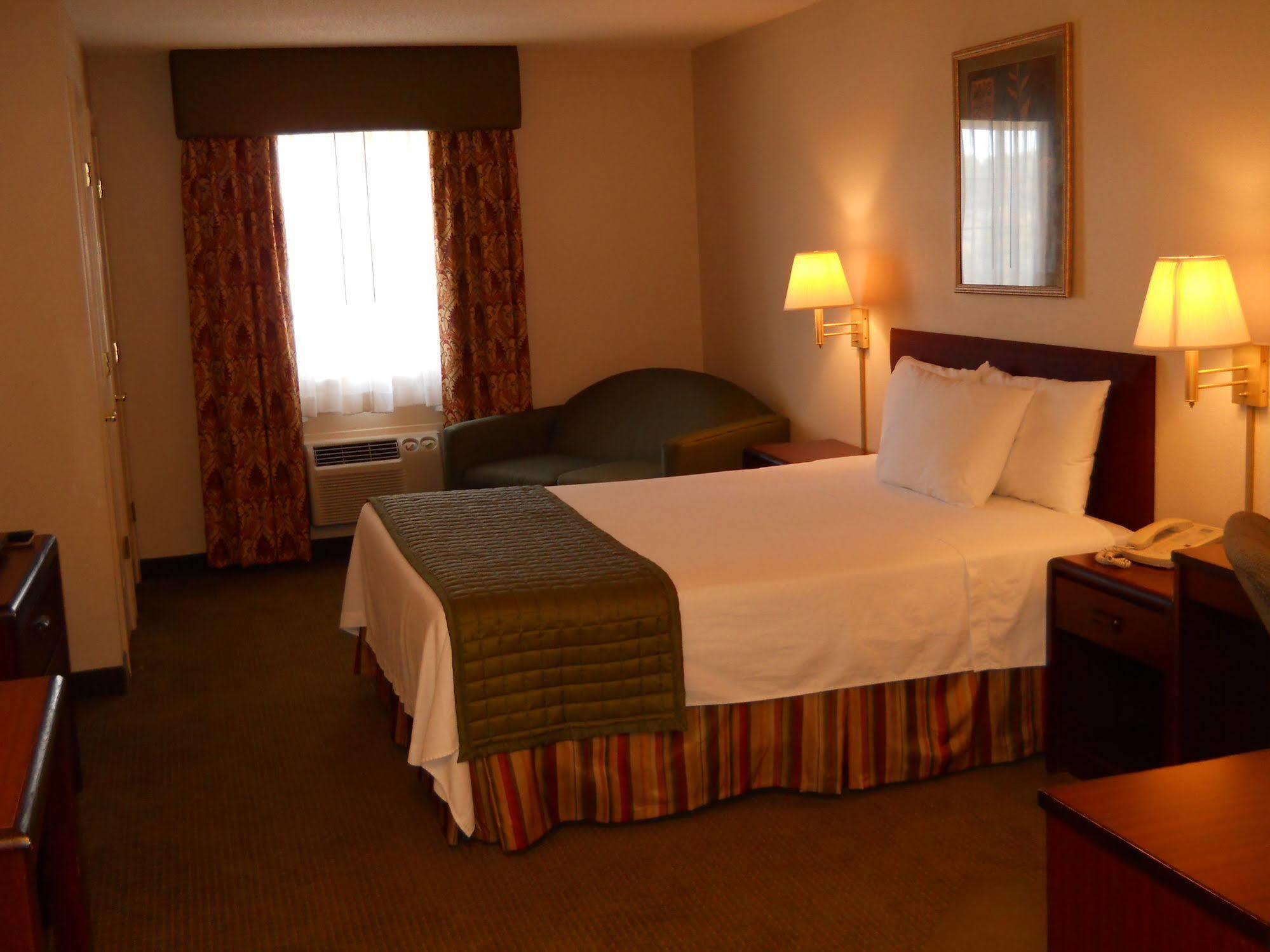 Inn Comfort Near Nas Corry Station 2*