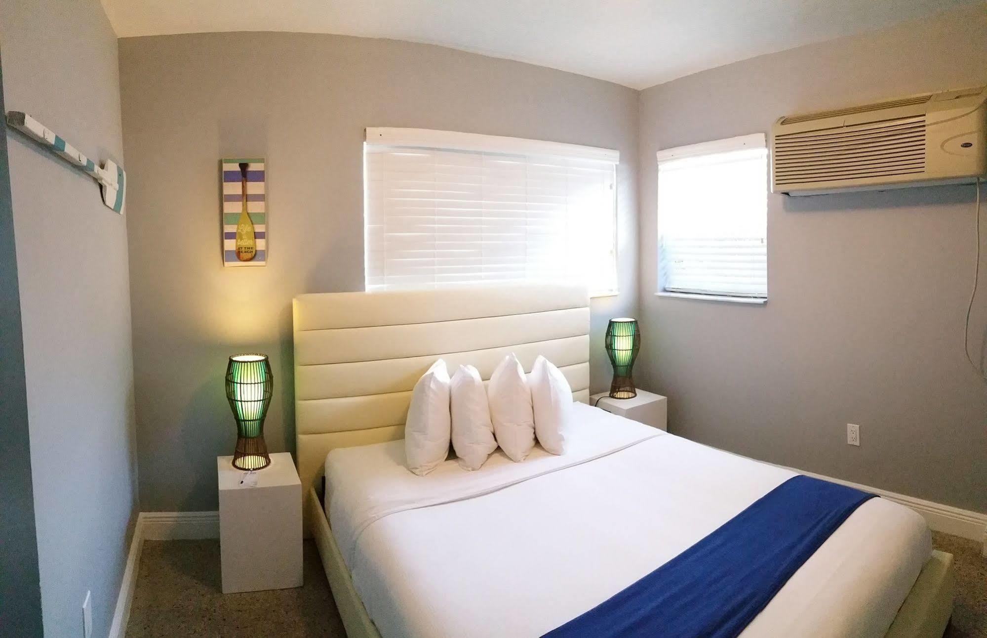 Hotel And 3*
