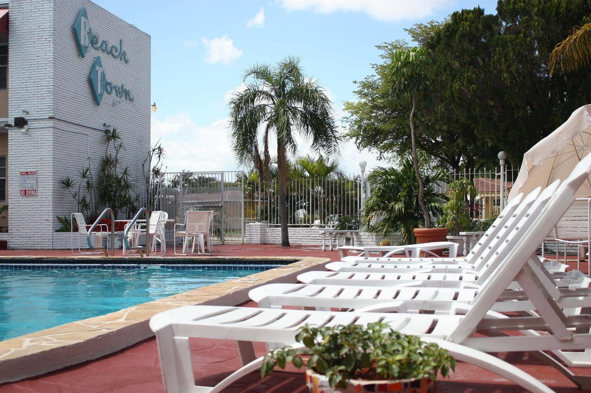 And Town Motel Hollywood