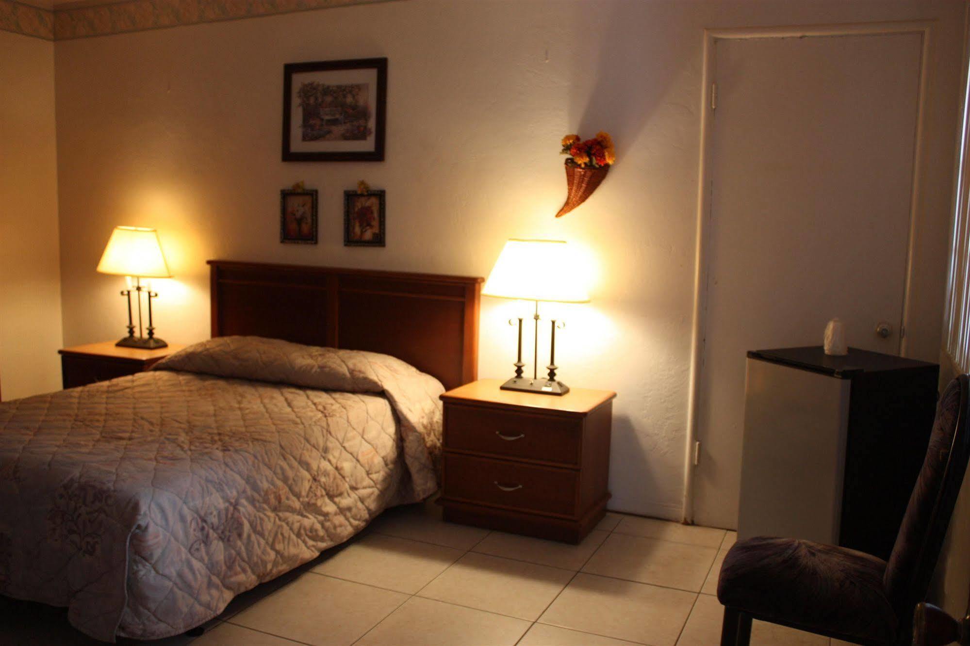And Town Motel