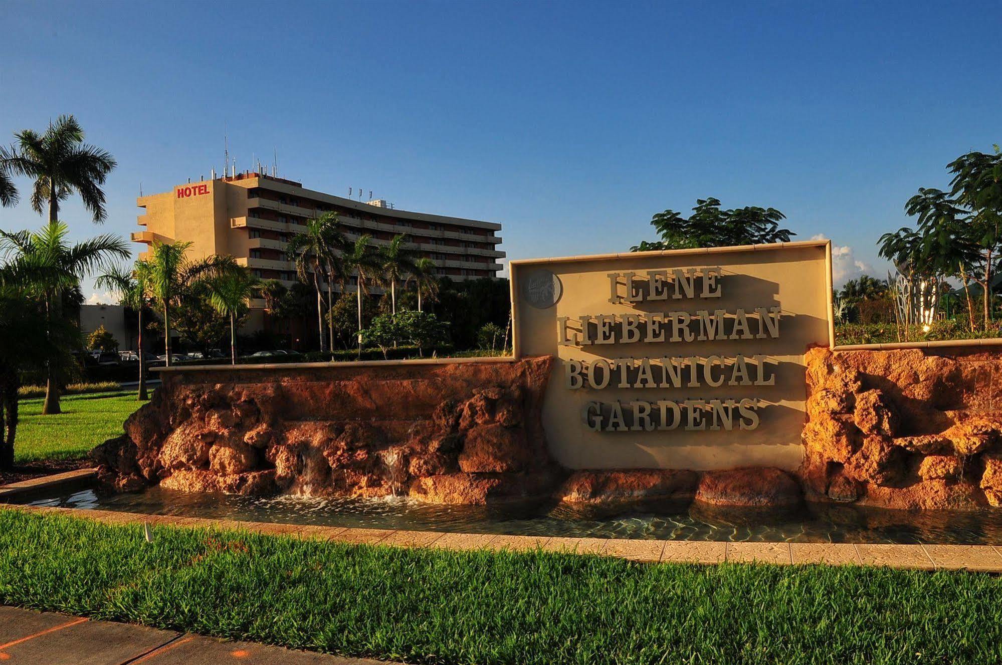 Chateau Mar Golf Resort, Trademark Collection By Wyndham Hotel Lauderhill
