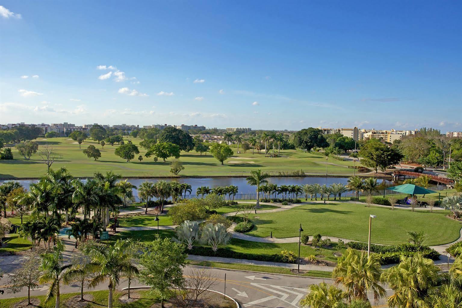Chateau Mar Golf Resort, Trademark Collection By Wyndham Lauderhill