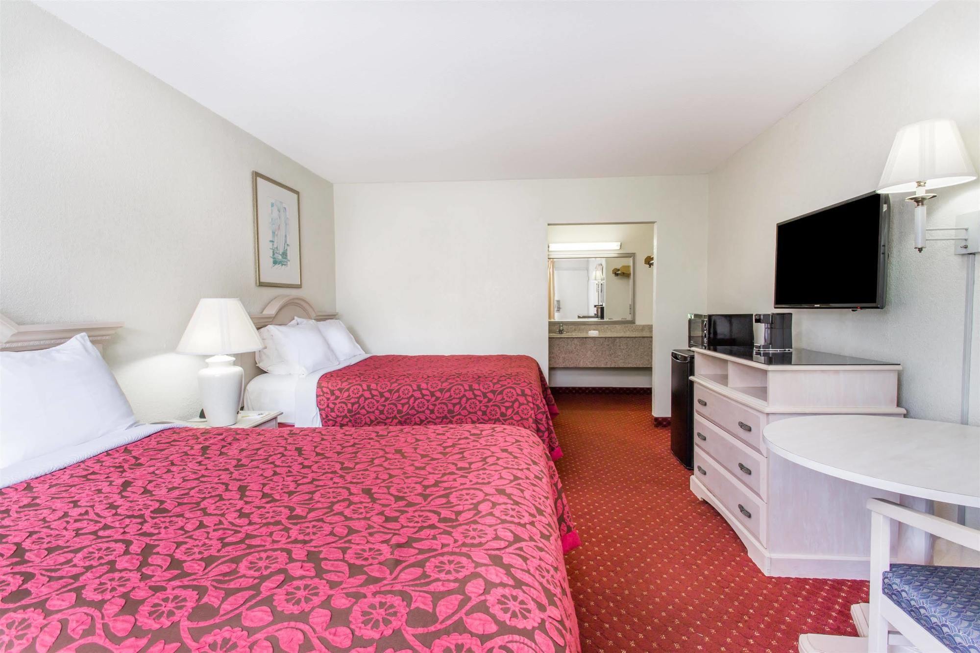 Days By Wyndham Hotel 2*