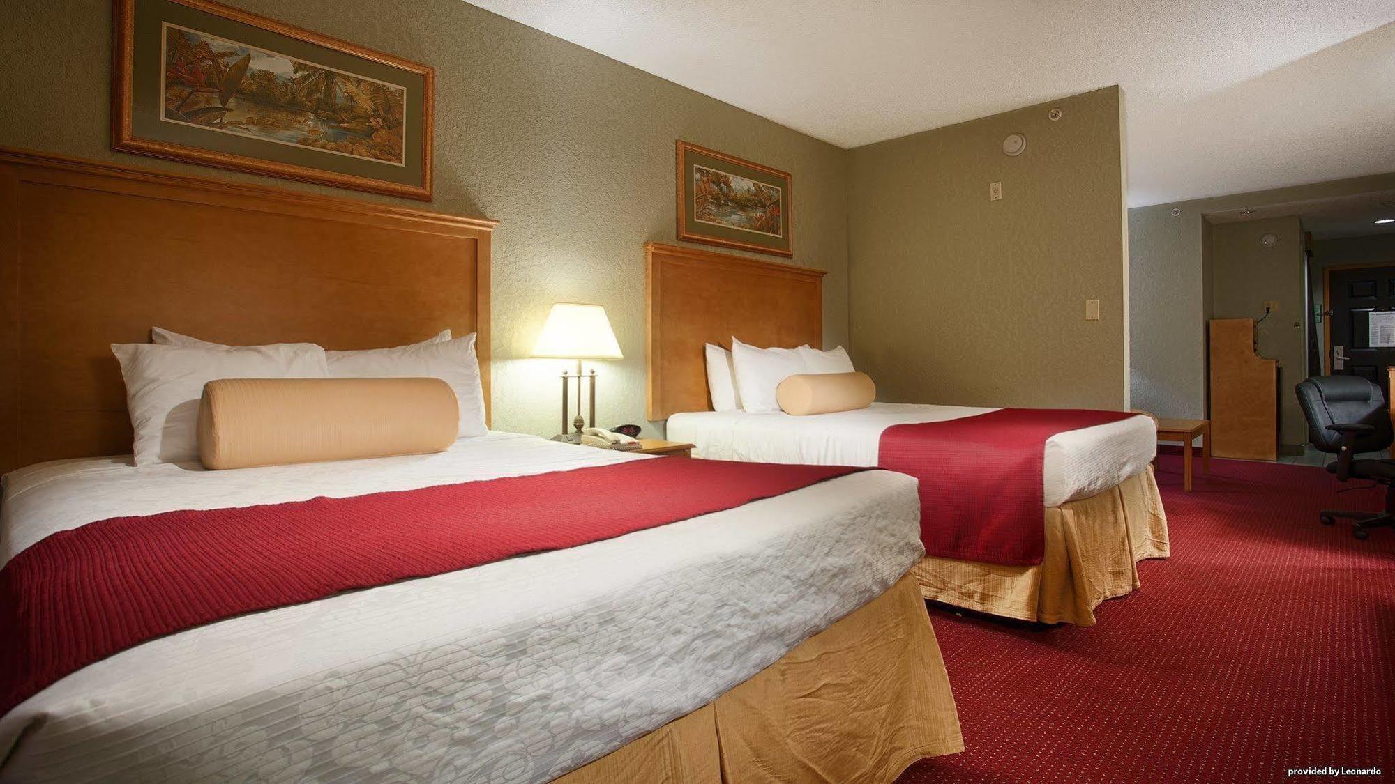 Western & Hotel 3*