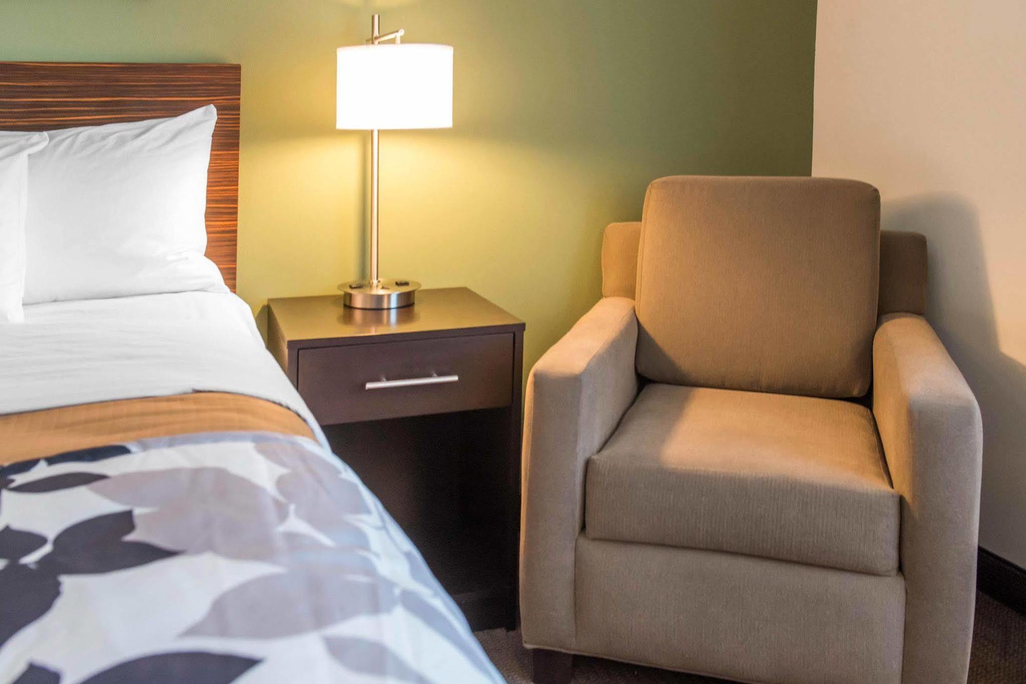 Sleep & Defuniak Springs - Crestview Hotel Mossy Head