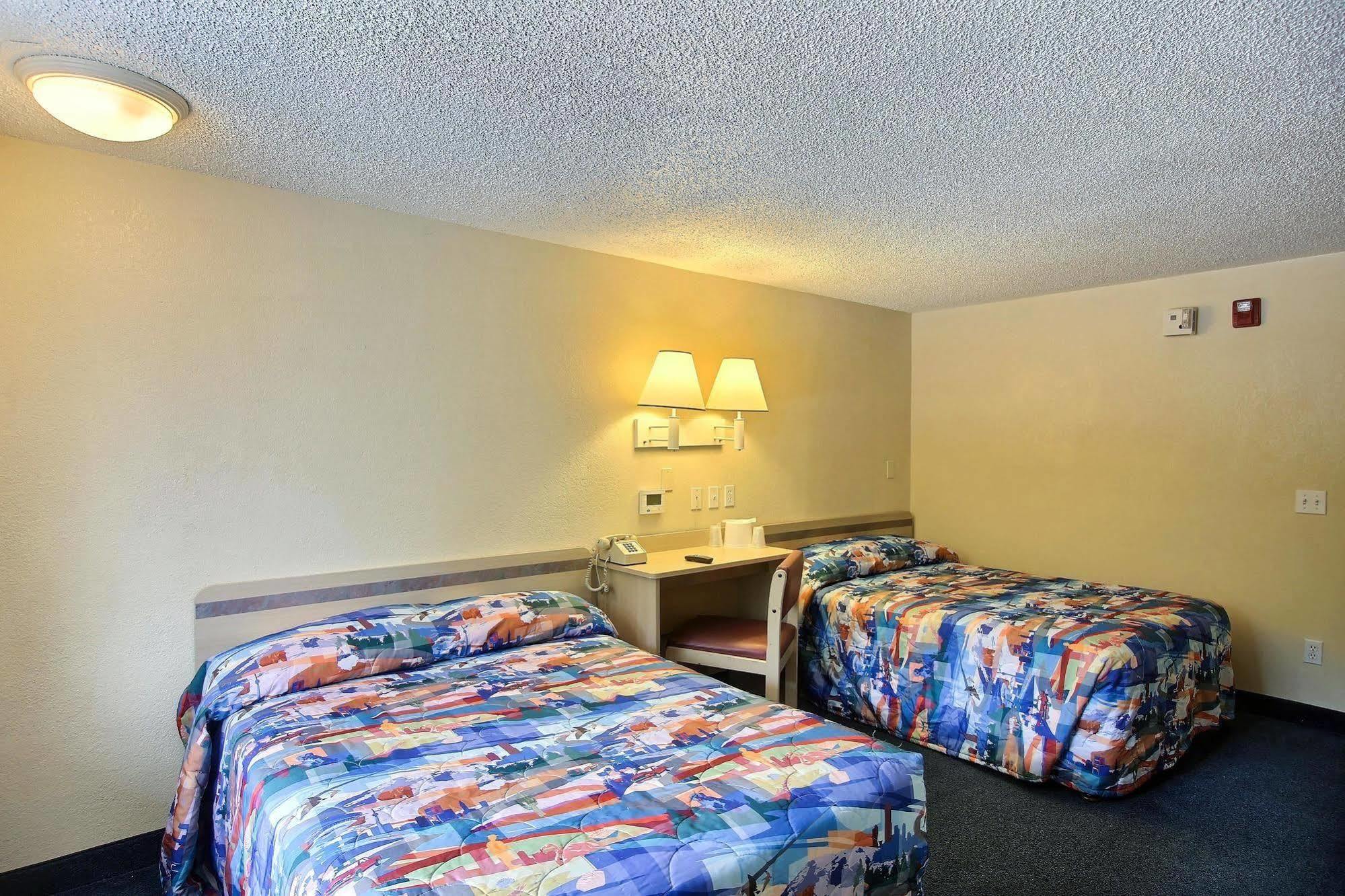 Hotel 6 2*