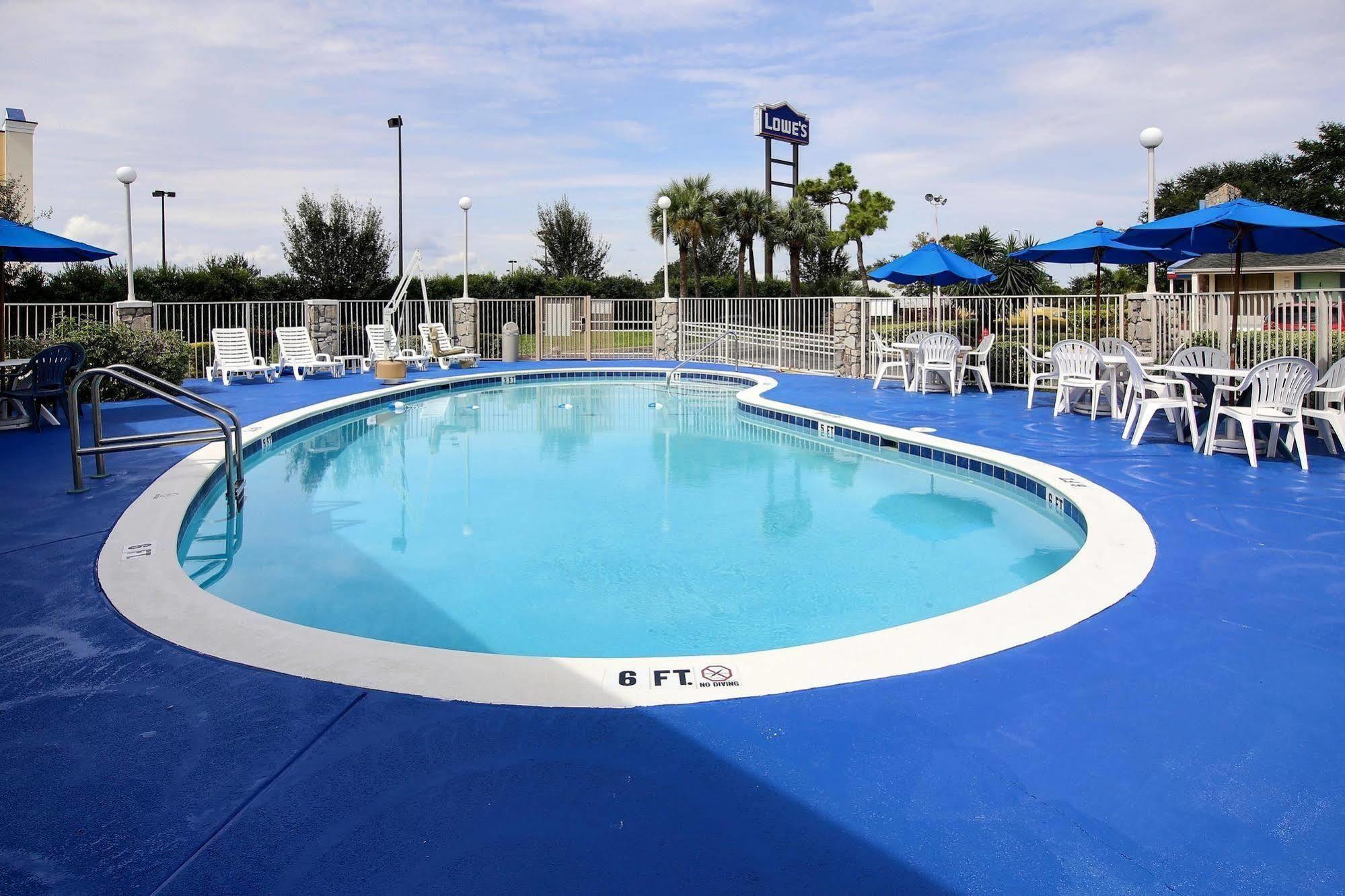 Hotel 6 Palm Bay