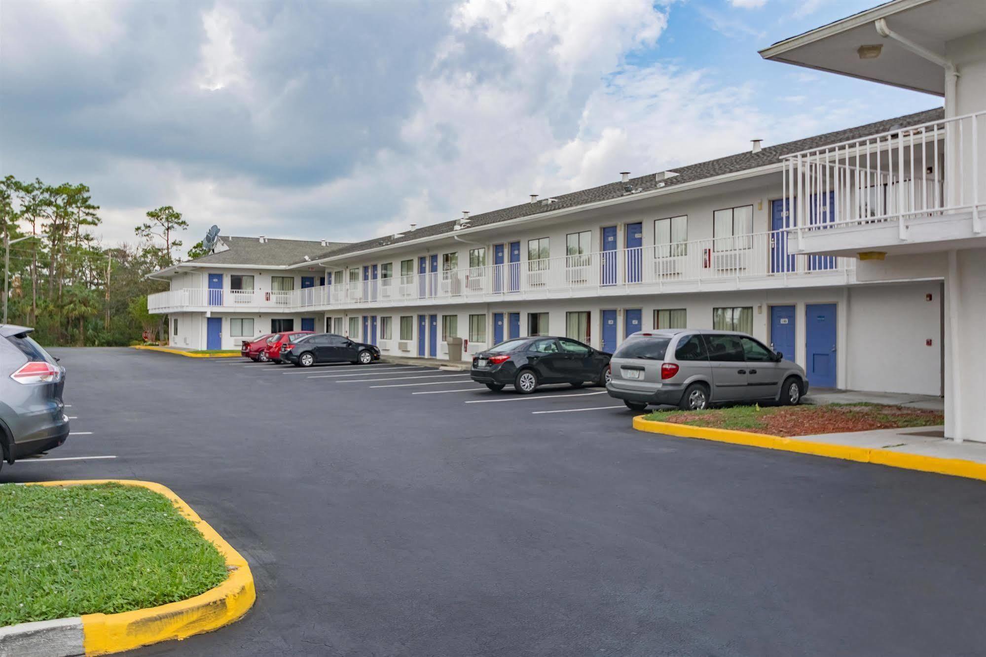 Hotel 6-ft. Pierce, Fl