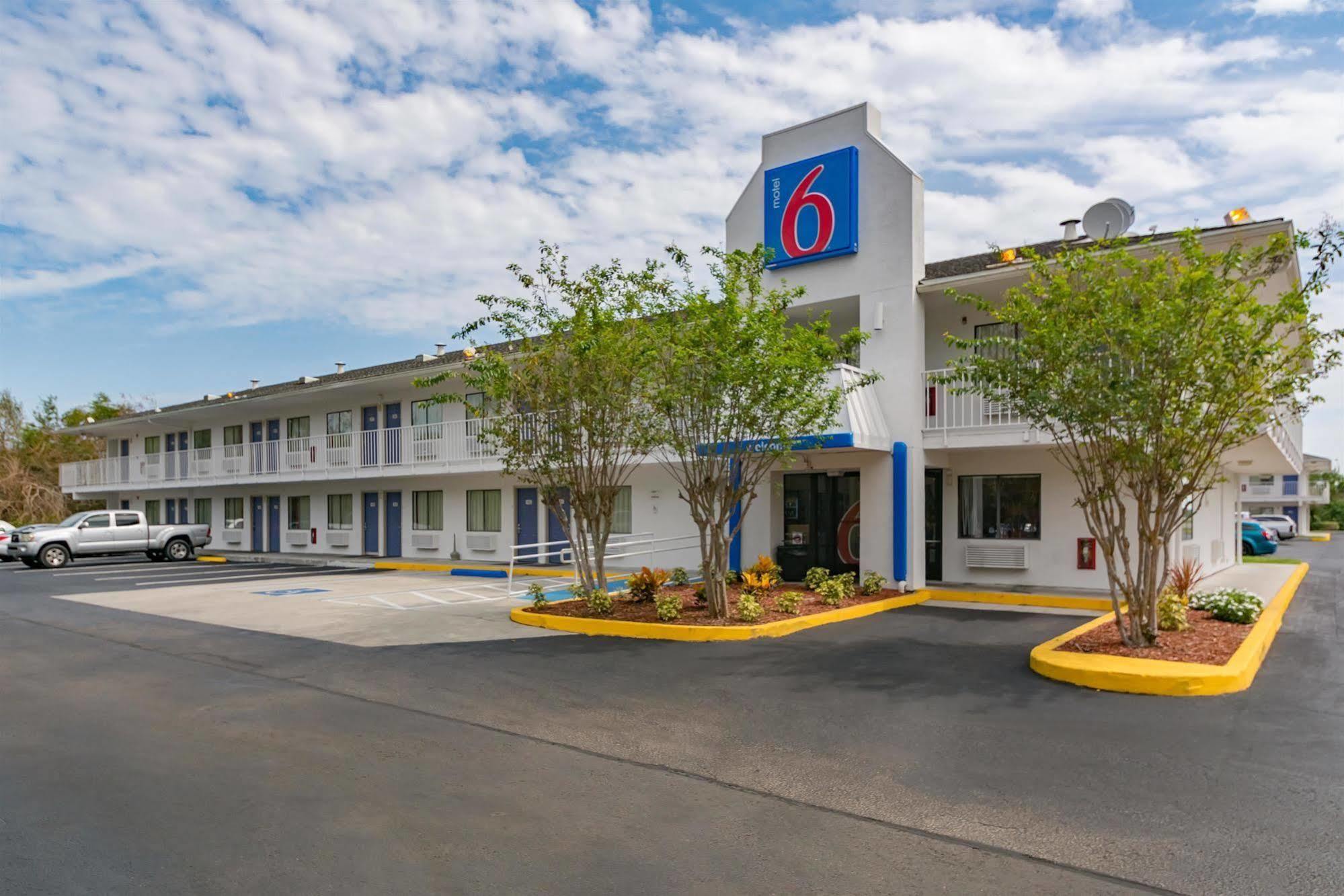 Hotel 6-ft. Pierce, Fl