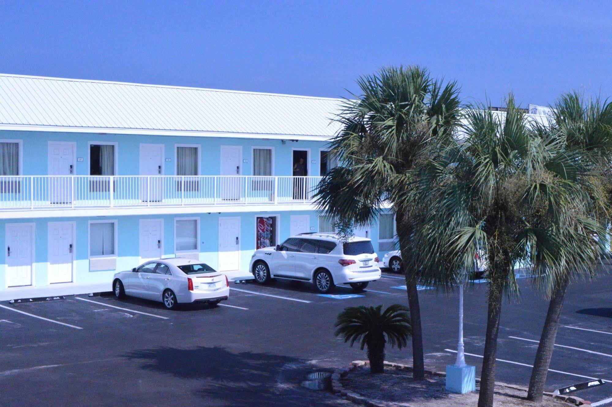 & Hotel 2*