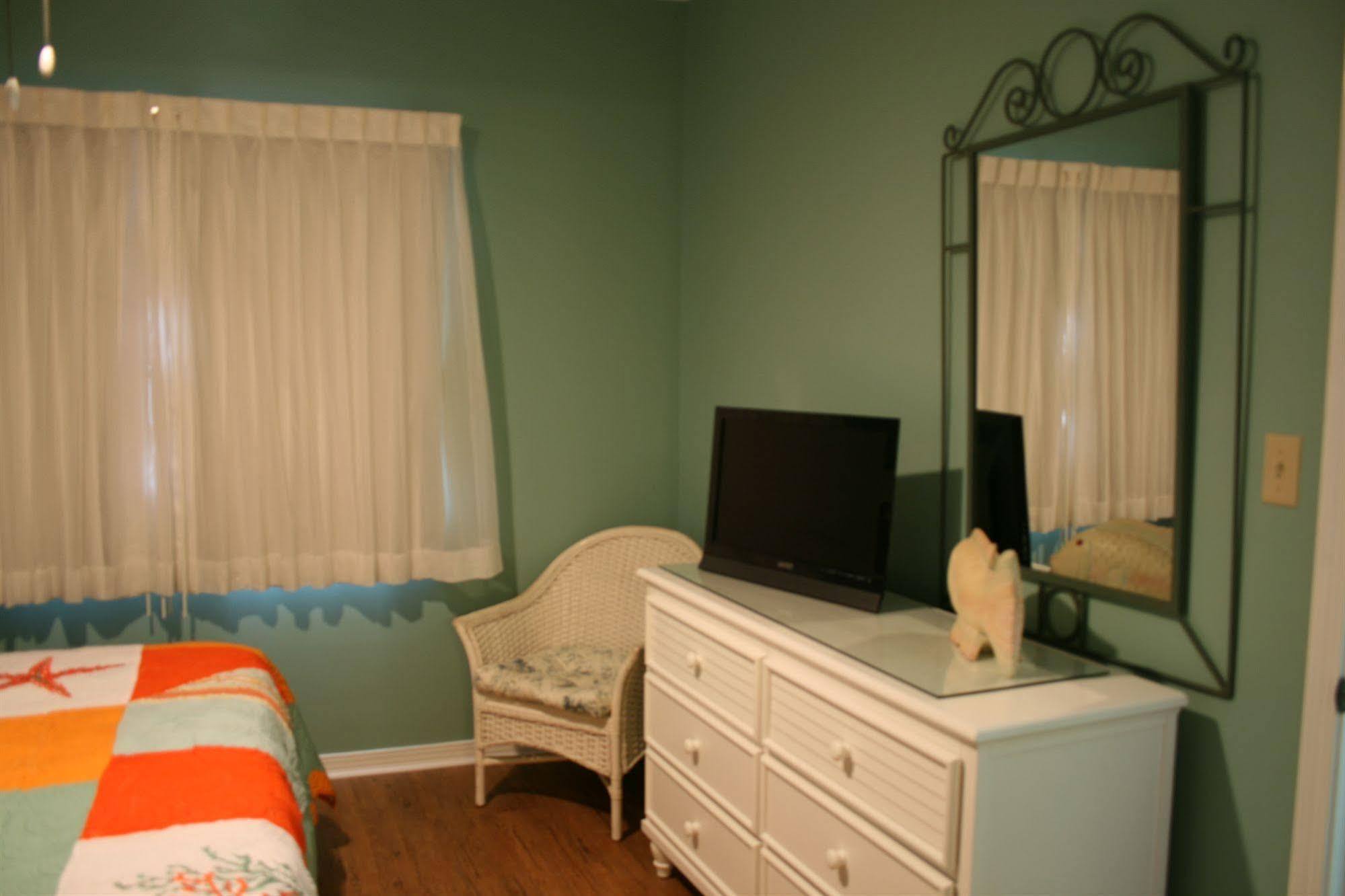 The Palms At Seagrove Apartment