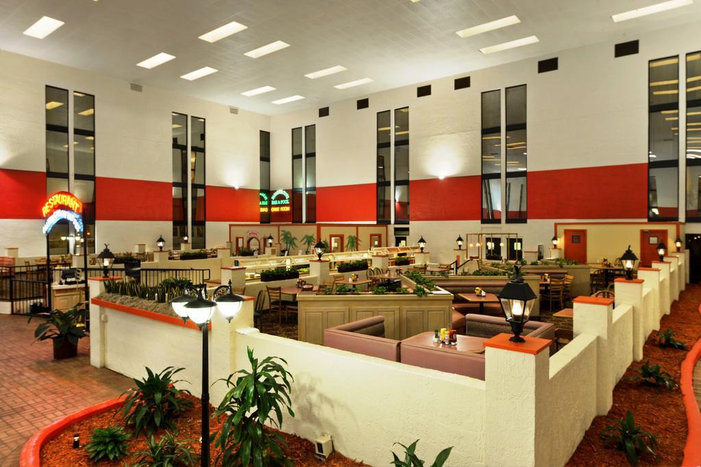 Ramada Maingate West