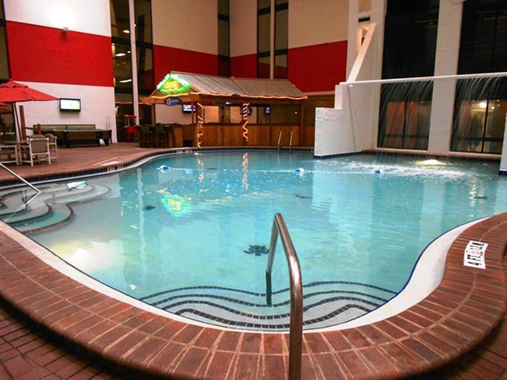 Ramada Maingate West Hotel 3*