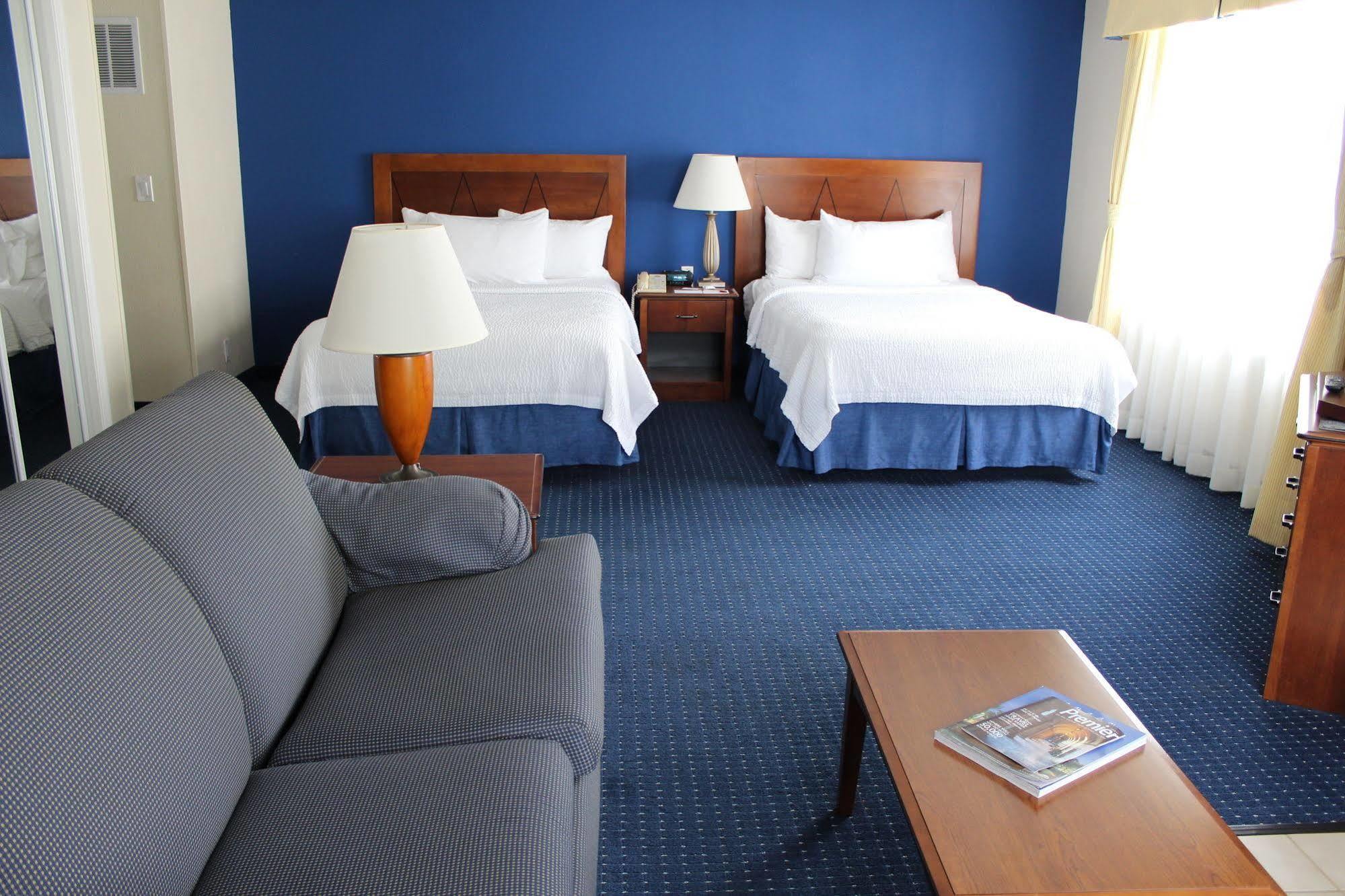 & Miami Airport West 3*