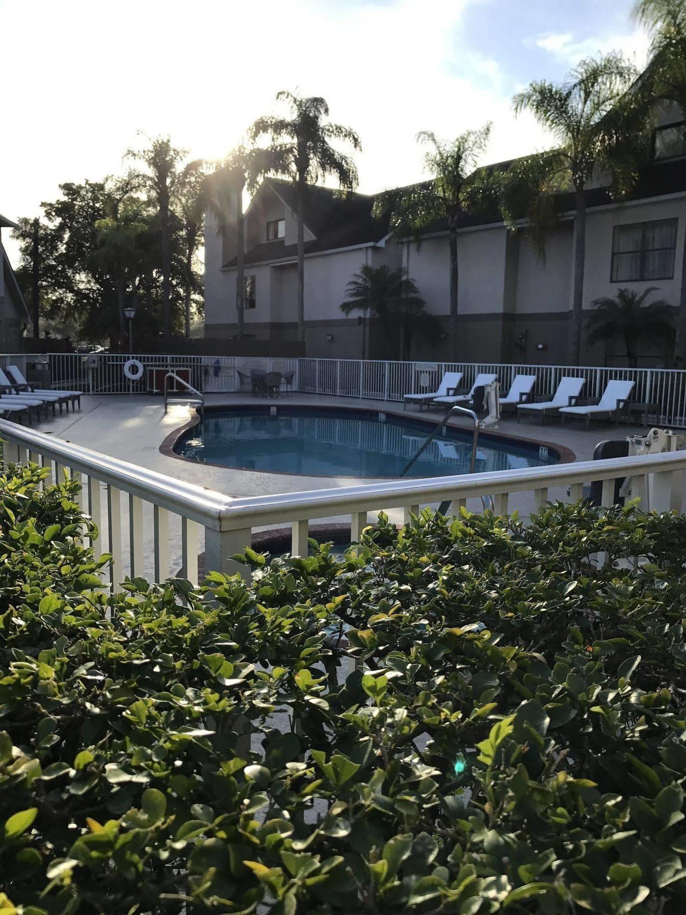 & Miami Airport West Hotel 3*
