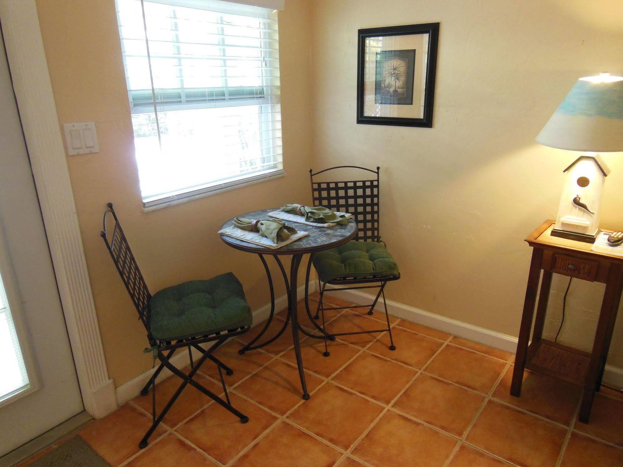 Inn Tarpon Tale
