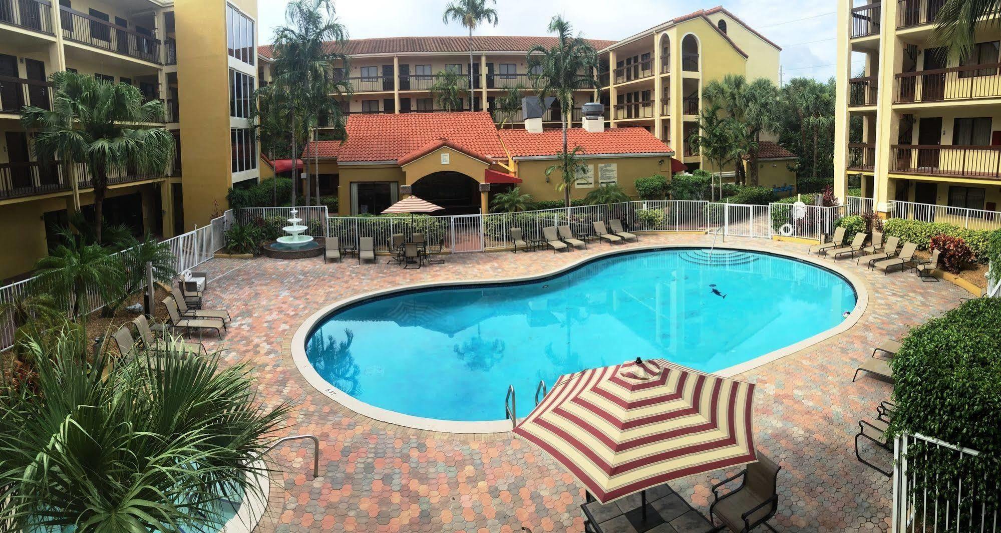 & - North Hotel 3*