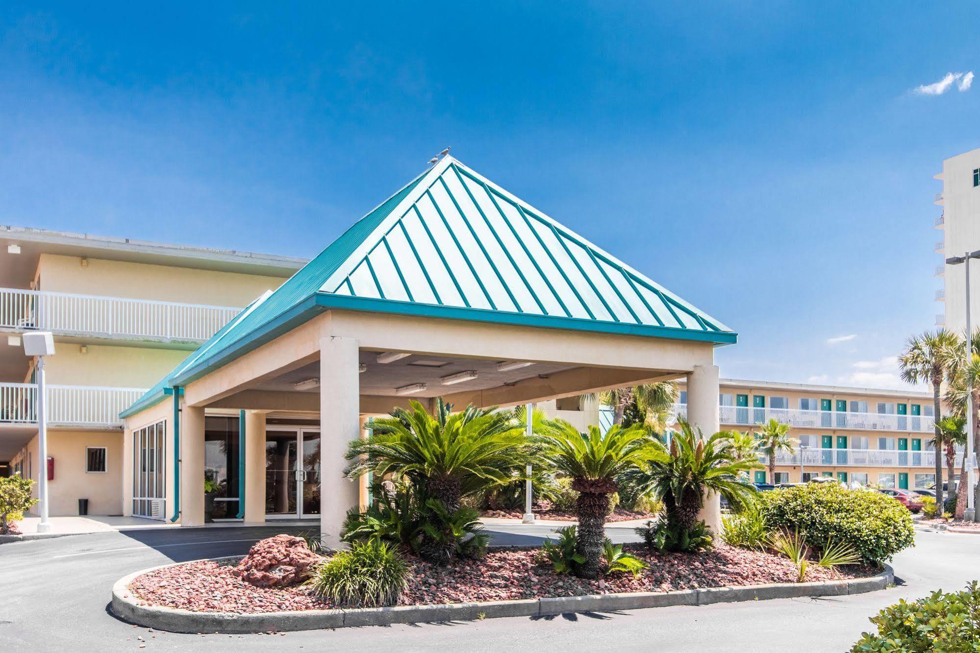 Western Beachside Hotel 3*