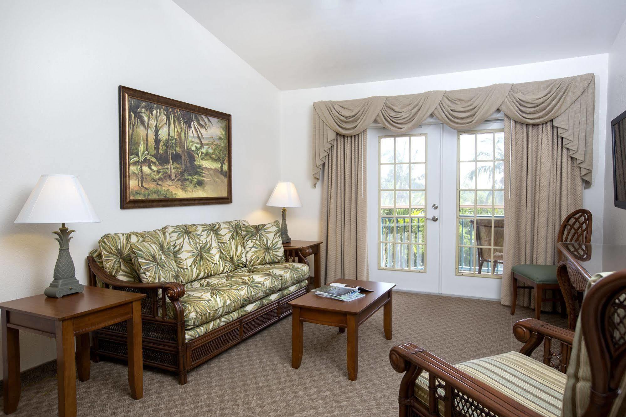 Tween Waters Island & Resort 3*