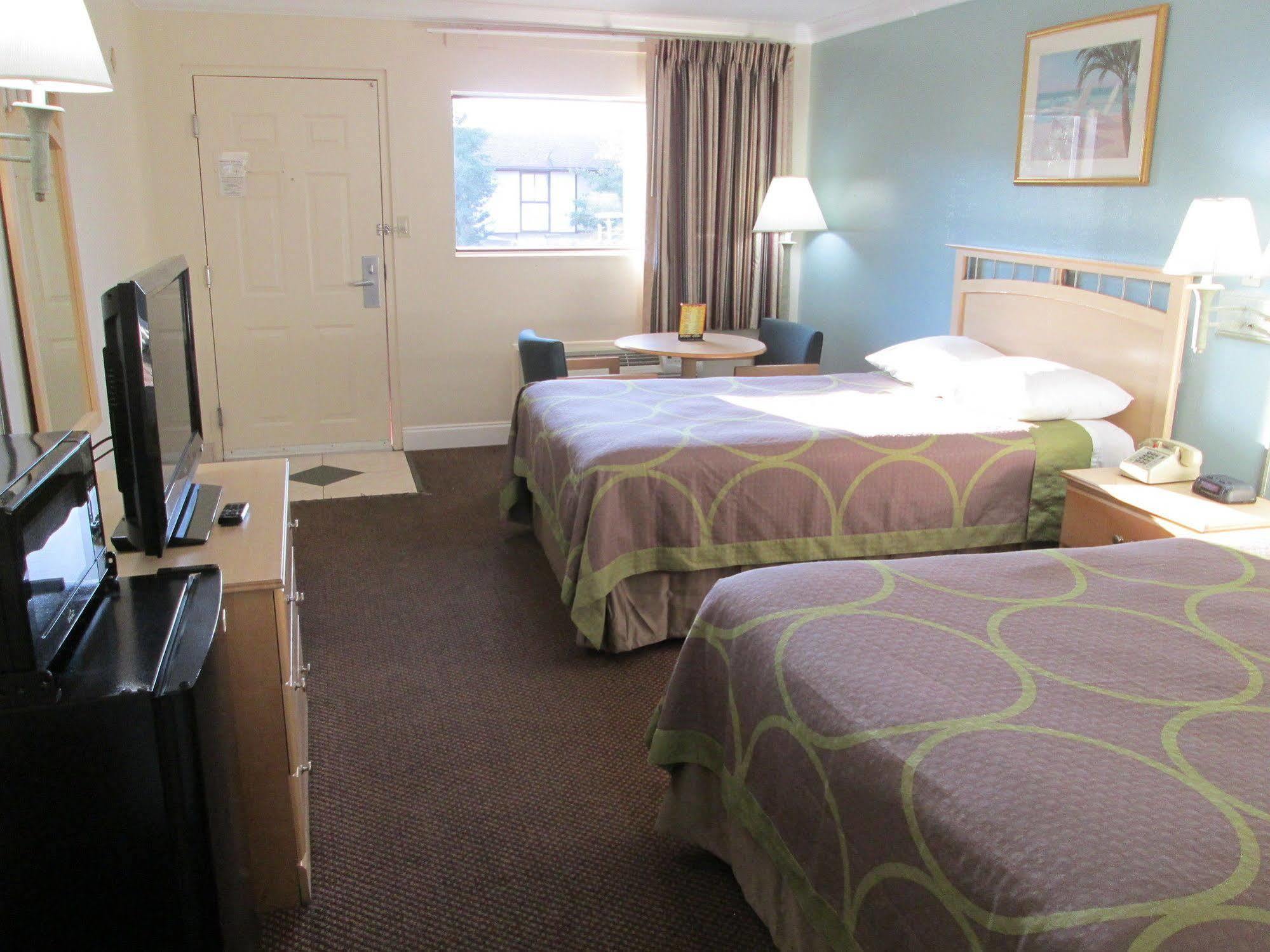 Super 8 By Wyndham Ft Walton Motel