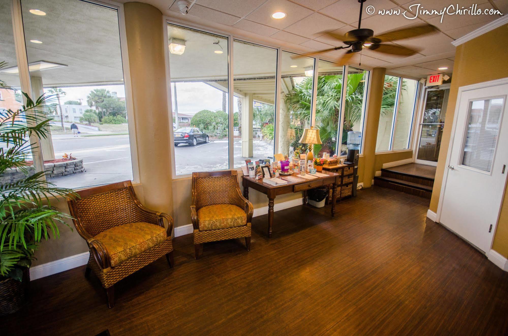 Outrigger Club