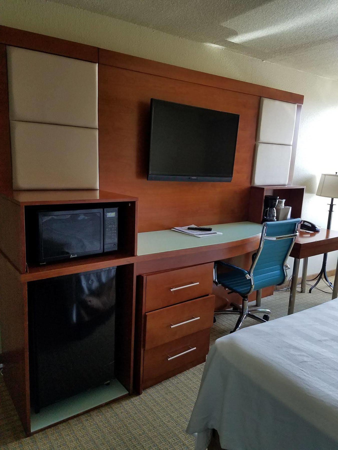 Hotel Waterfront &