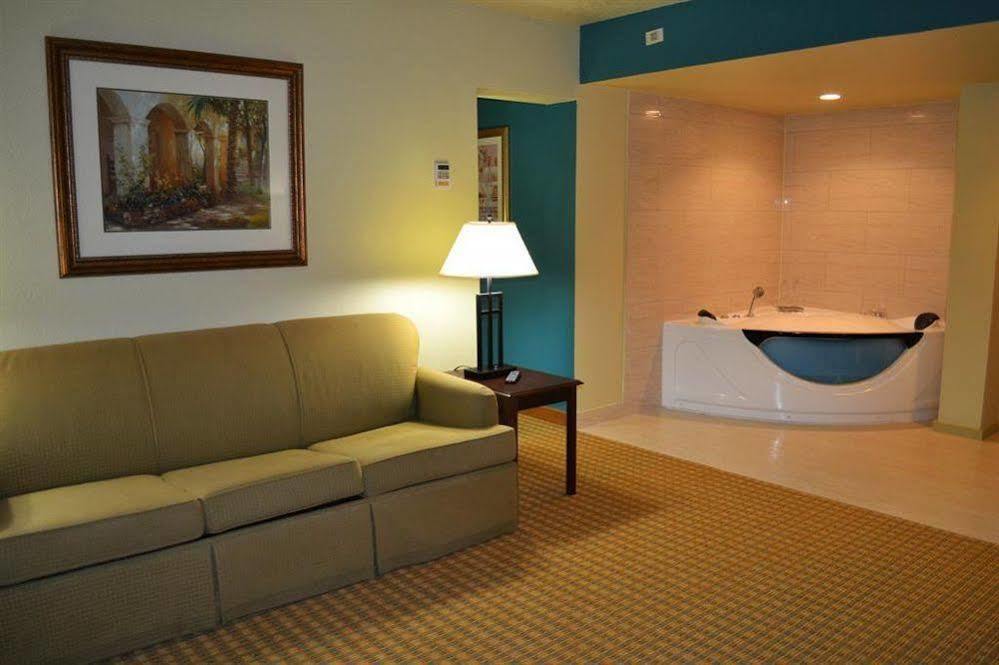 Waterfront & Hotel 3*