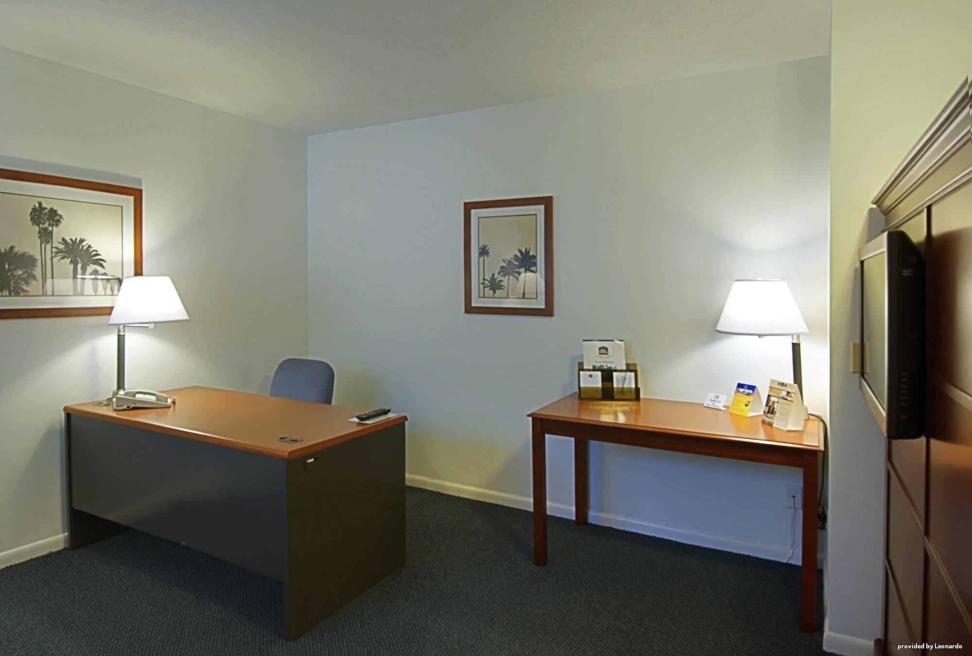 Hotel Western Port St. Lucie