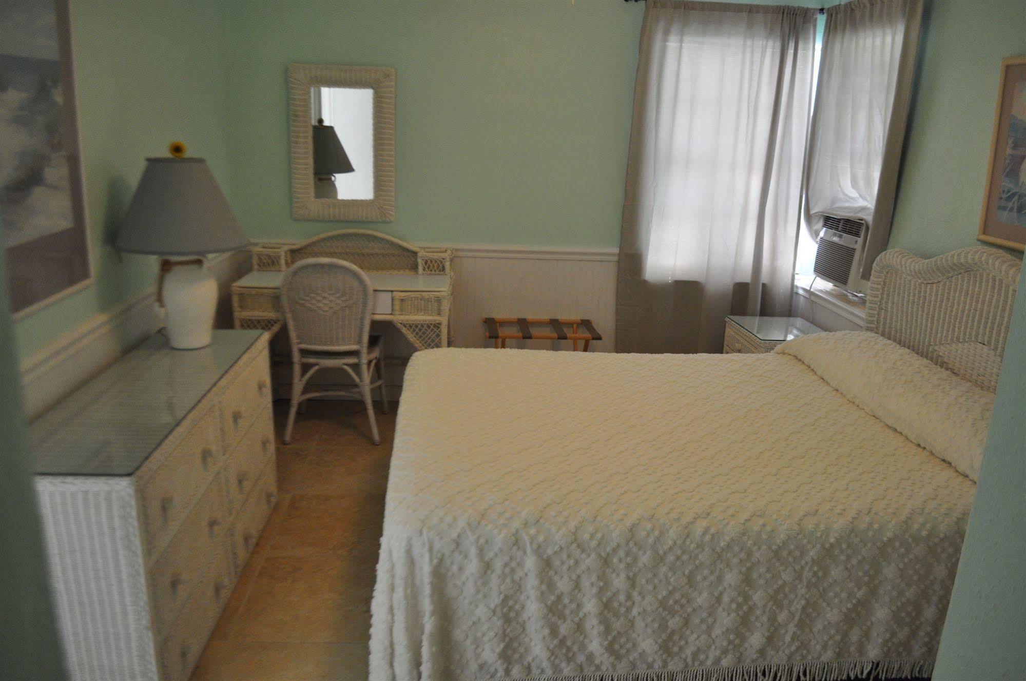 Oceanfront Sea Scape Motel 2*