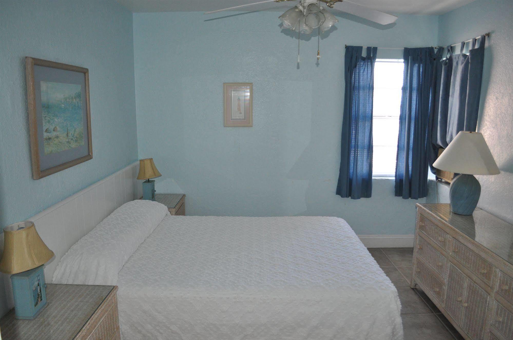 Motel Oceanfront Sea Scape
