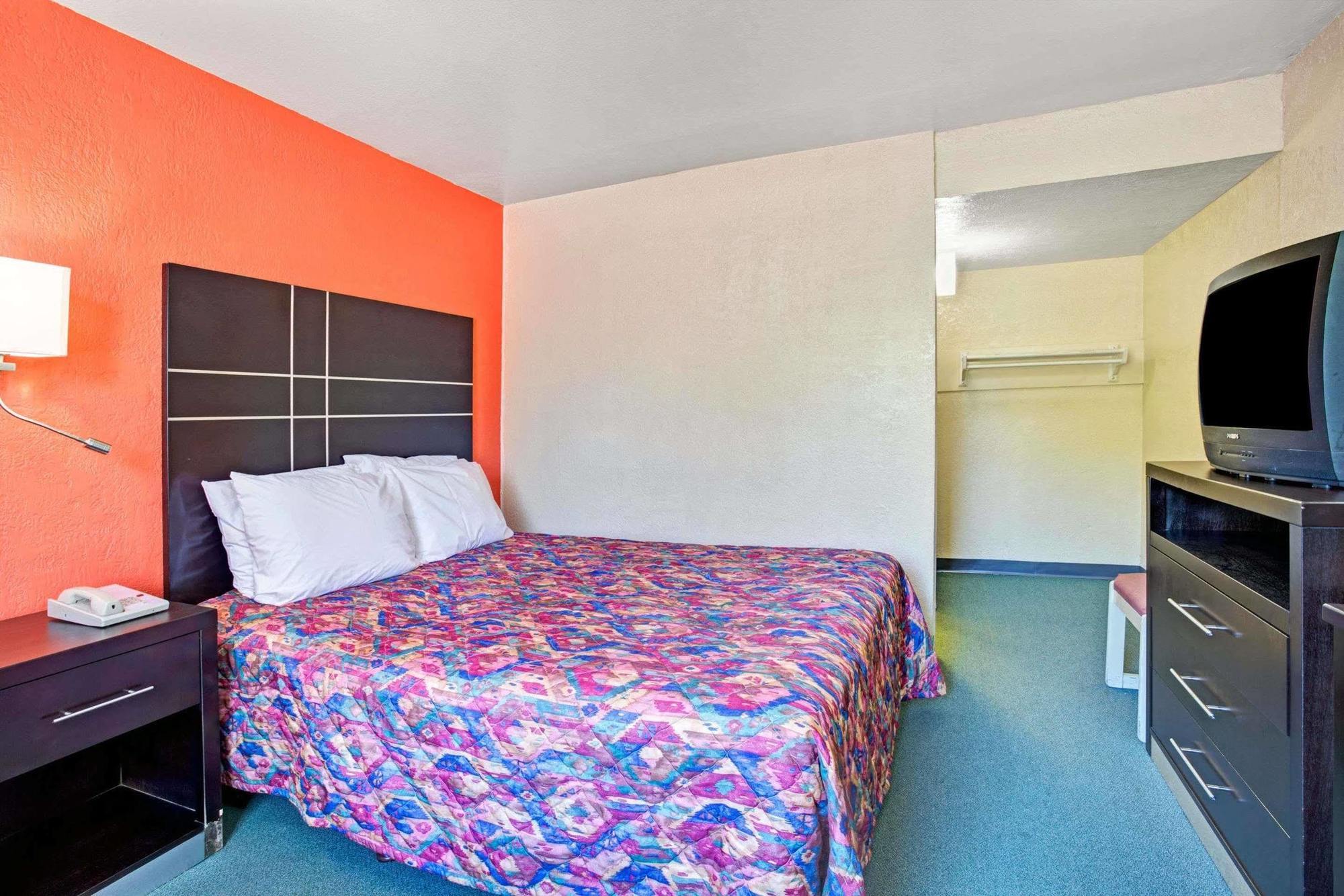 Motel Knights Airport 2*