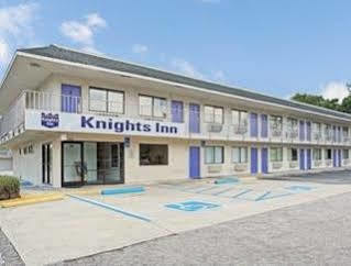 Knights Airport 2*